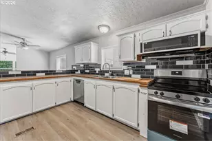 8300 NE Quatama St, Hillsboro, OR 97006 - Photo 9