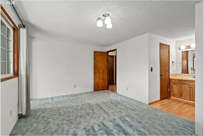 2276 B St, Hubbard, OR 97032 - Photo 11