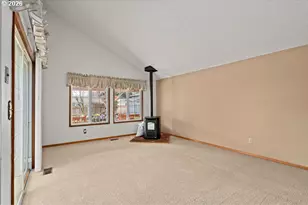 2276 B St, Hubbard, OR 97032 - Photo 7