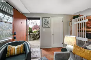 2025 SE Caruthers St, Portland, OR 97214 - Photo 5