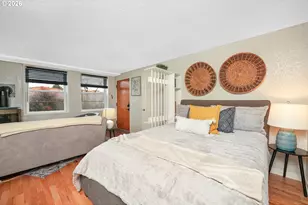 2025 SE Caruthers St, Portland, OR 97214 - Photo 7