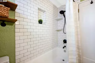 2025 SE Caruthers St, Portland, OR 97214 - Photo 13