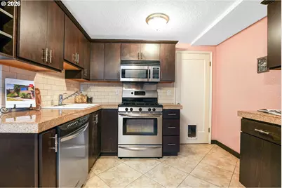 2025 SE Caruthers St #24, Portland, OR 97214 - Photo 5