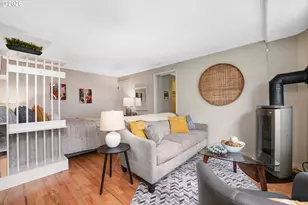 2025 SE Caruthers St, Portland, OR 97214 - Photo 17