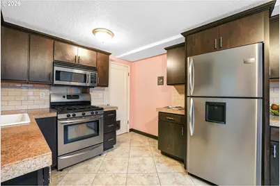 2025 SE Caruthers St #24, Portland, OR 97214 - Photo 9