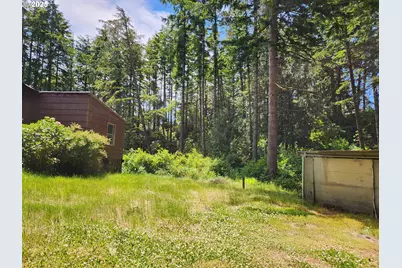 12829 Wildwood Dr, North Bend, OR 97459 - Photo 5