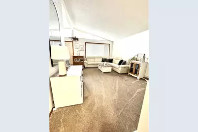 1091 Longridge Dr, Springfield, OR 97478 - Photo 3