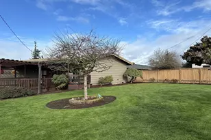 1091 Longridge Dr, Springfield, OR 97478 - Photo 21