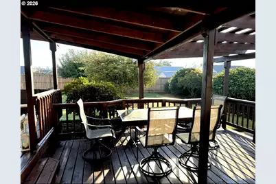 1091 Longridge Dr, Springfield, OR 97478 - Photo 13