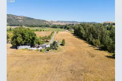 308 Helweg Rd, Winston, OR 97496 - Photo 3