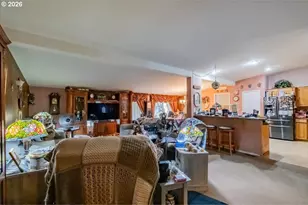 5323 Olympic Cir, Eugene, OR 97402 - Photo 7