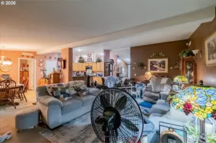 5323 Olympic Cir, Eugene, OR 97402 - Photo 9