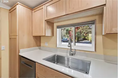 2485 Jackson St, Eugene, OR 97405 - Photo 9