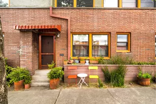 2025 SE Caruthers St, Portland, OR 97214 - Photo 3