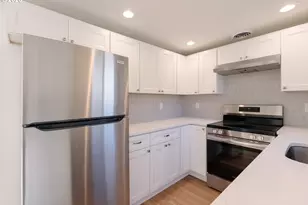 4815 SW Dickinson St, Portland, OR 97219 - Photo 11