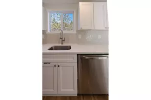 4815 SW Dickinson St, Portland, OR 97219 - Photo 9