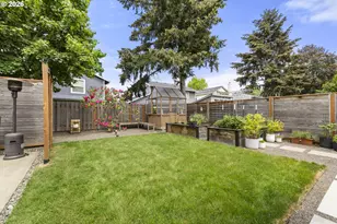 16097 NW Oak Hills Dr, Beaverton, OR 97006 - Photo 35