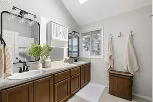 16097 NW Oak Hills Dr, Beaverton, OR 97006 - Photo 21
