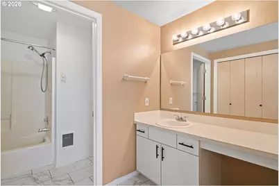 5301 Plomondon St #E18, Vancouver, WA 98661 - Photo 25