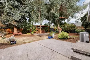 2027 SE 100th Ave, Portland, OR 97216 - Photo 27