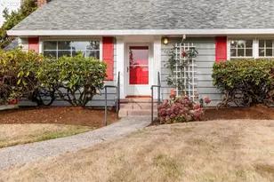 2027 SE 100th Ave, Portland, OR 97216 - Photo 3