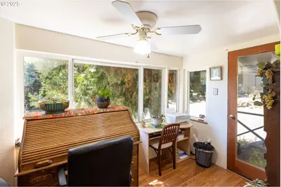 2442 Kingsley Rd, Hood River, OR 97031 - Photo 15