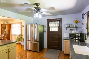 2442 Kingsley Rd, Hood River, OR 97031 - Photo 5