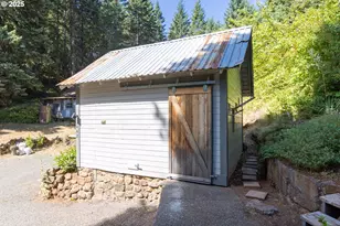 2442 Kingsley Rd, Hood River, OR 97031 - Photo 37