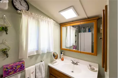 2442 Kingsley Rd, Hood River, OR 97031 - Photo 19