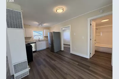 1386 Airway Ave, Sutherlin, OR 97479 - Photo 9