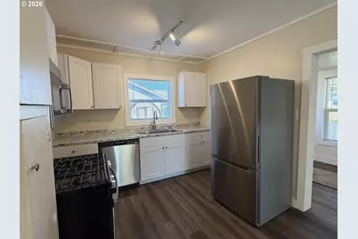 1386 Airway Ave, Sutherlin, OR 97479 - Photo 11