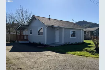 1386 Airway Ave, Sutherlin, OR 97479 - Photo 1