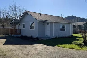 1386 Airway Ave, Sutherlin, OR 97479 - Photo 1