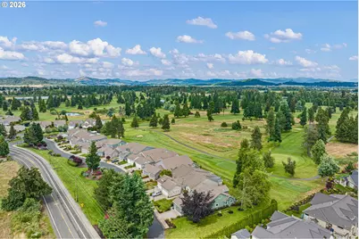 40 Magnolia Dr, Creswell, OR 97426 - Photo 3