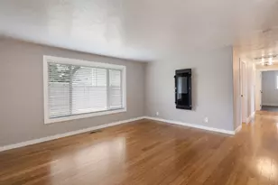 1320 NE 17th St, Gresham, OR 97030 - Photo 15