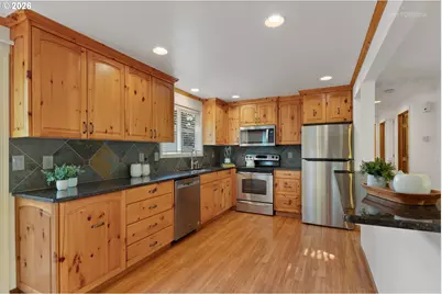 4835 Bonnet Dr, West Linn, OR 97068 - Photo 3