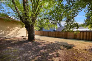 4835 Bonnet Dr, West Linn, OR 97068 - Photo 35