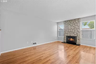 827 NE 90th Ave, Portland, OR 97220 - Photo 15