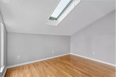 827 NE 90th Ave, Portland, OR 97220 - Photo 19