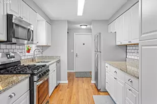 827 NE 90th Ave, Portland, OR 97220 - Photo 11