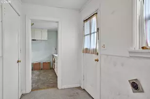 930 1st St, Springfield, OR 97477 - Photo 13