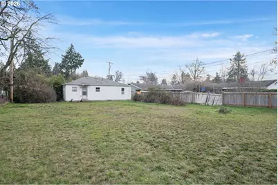 930 1st St, Springfield, OR 97477 - Photo 27