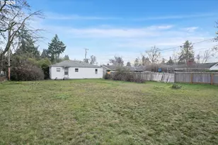 930 1st St, Springfield, OR 97477 - Photo 27