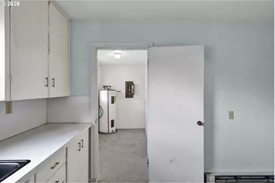 930 1st St, Springfield, OR 97477 - Photo 11