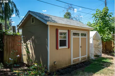 124 NE Lincoln Ct, Hillsboro, OR 97124 - Photo 47