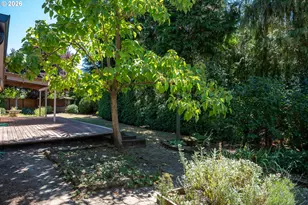 124 NE Lincoln Ct, Hillsboro, OR 97124 - Photo 43