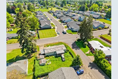 1596 W 10th Ave, Junction City, OR 97448 - Photo 5