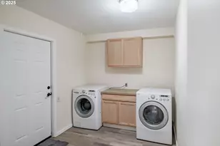 40235 Rainbow Dr, Scio, OR 97374 - Photo 13