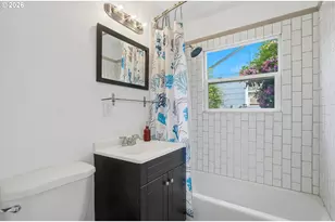 8703 NE Sacramento St, Portland, OR 97220 - Photo 21