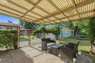 8703 NE Sacramento St, Portland, OR 97220 - Photo 23